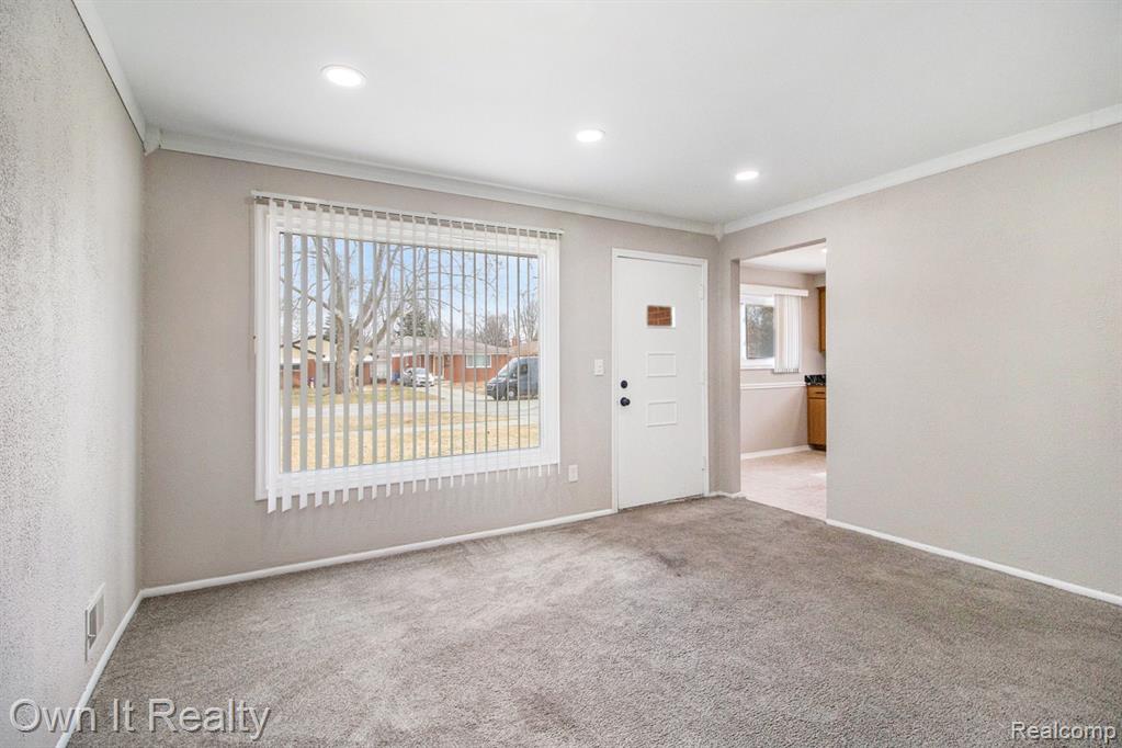 4992 MCKINLEY Street, Dearborn Heights, MI 48125 — Photo 5