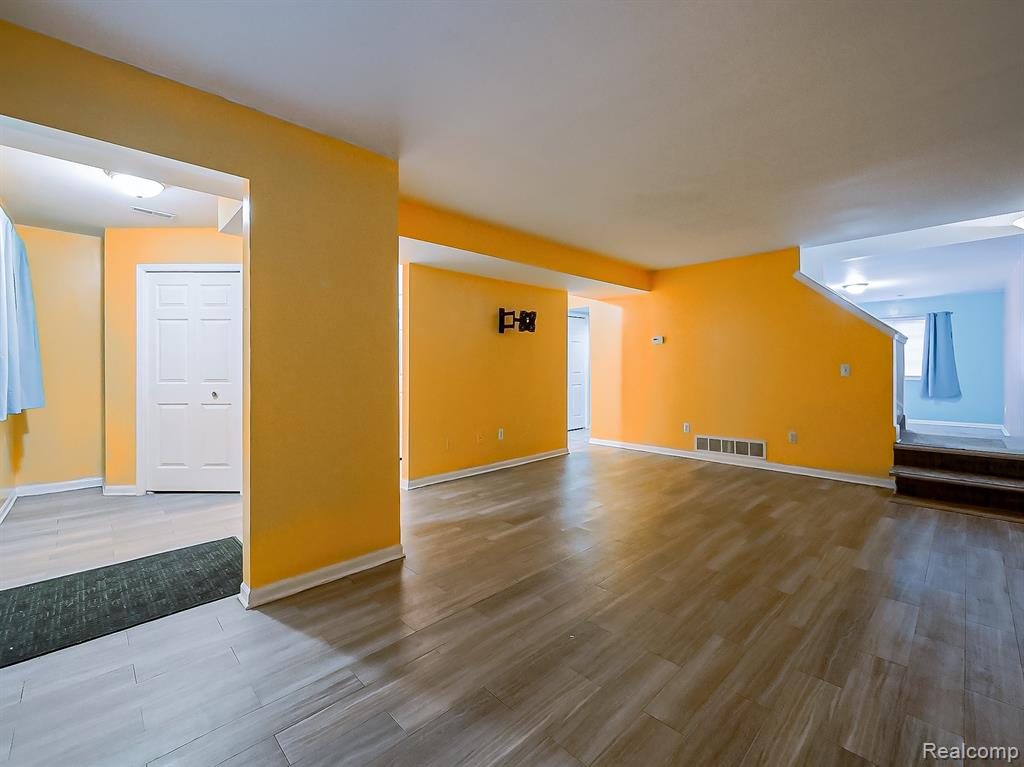 16513 Terrace Village Drive, Taylor, MI 48180 — Photo 5