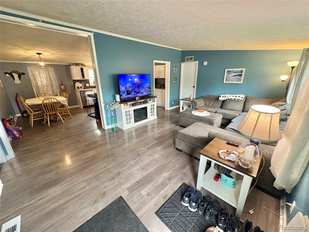 4729 Turtle Creek Drive, Howell, MI 48843 — Photo 8