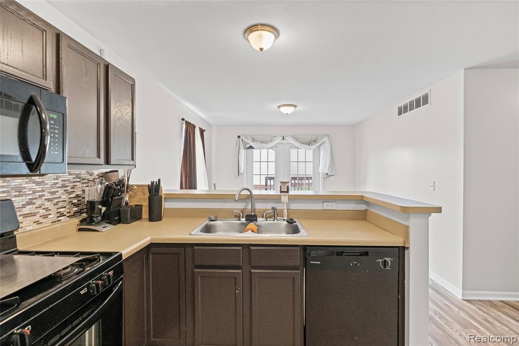 470 E Wood Street, Flint, MI 48503 — Photo 14