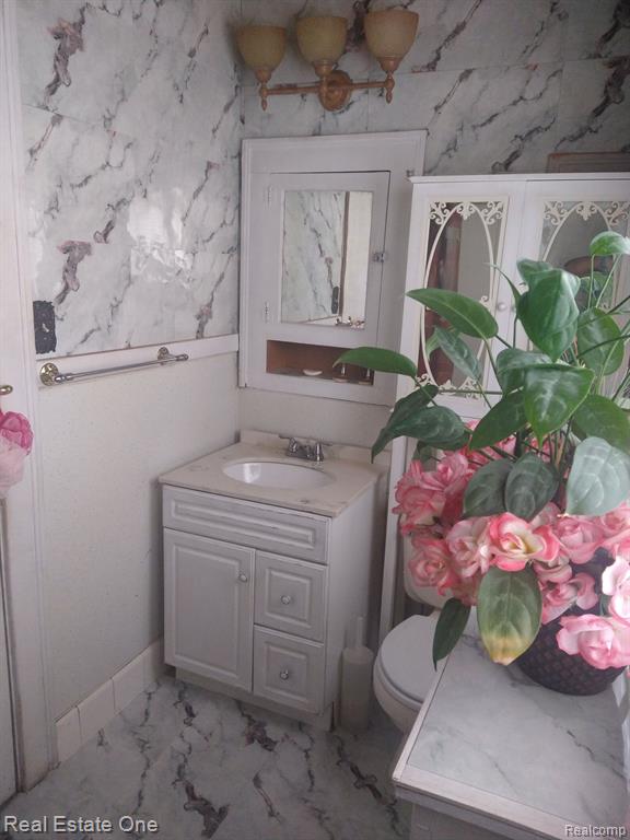 8040 WHITCOMB Street, Detroit, MI 48228 — Photo 14
