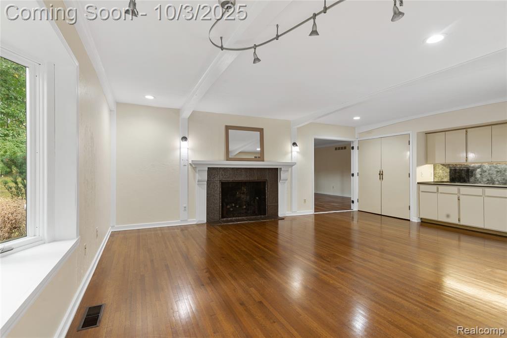 5130 Lake Bluff Rd, West Bloomfield, MI 48323 — Photo 13