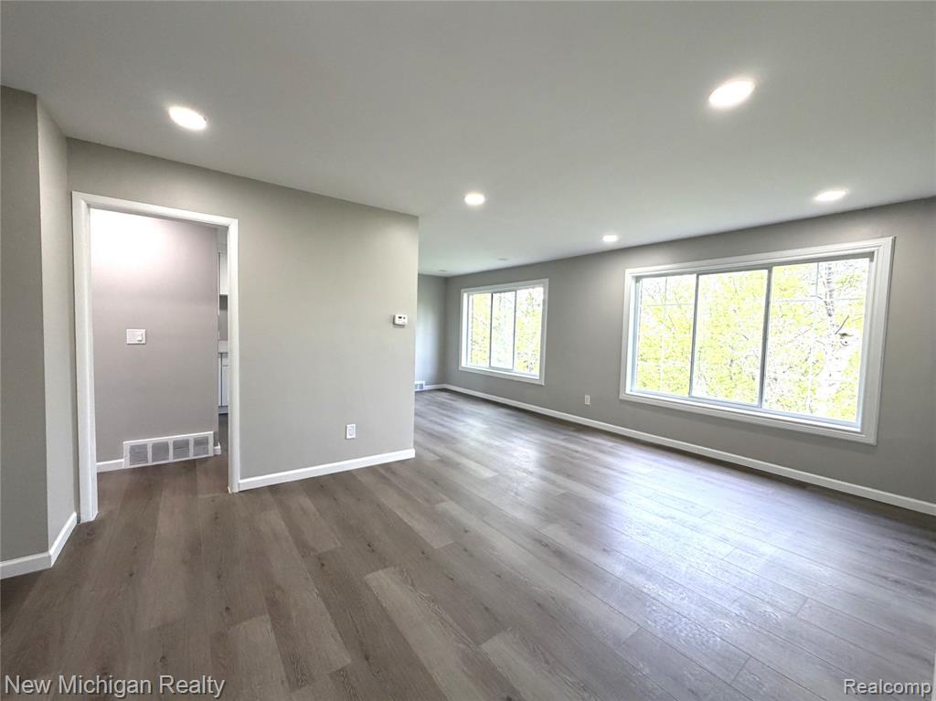 32718 Grand River Avenue, A4, Farmington, MI 48336 — Photo 2