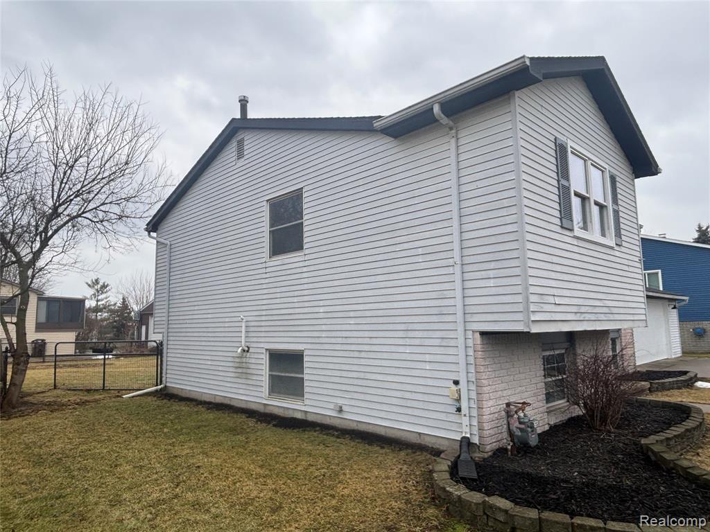 8644 Lillian Drive, Newport, MI 48166 — Photo 29