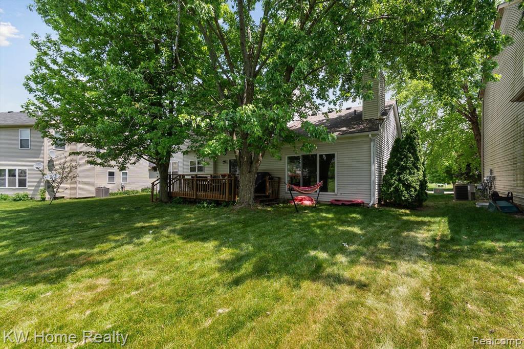 4672 NUTMEG Drive, Ypsilanti, MI 48197 — Photo 52