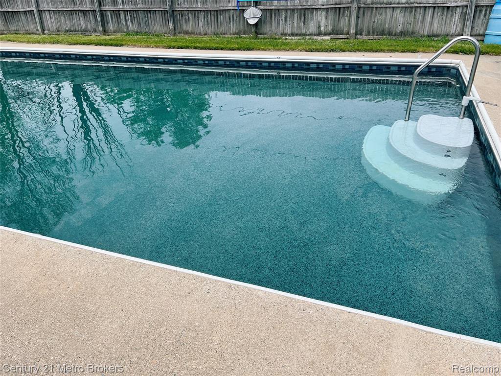 5521 N Belsay Road, Flint, MI 48506 — Photo 25