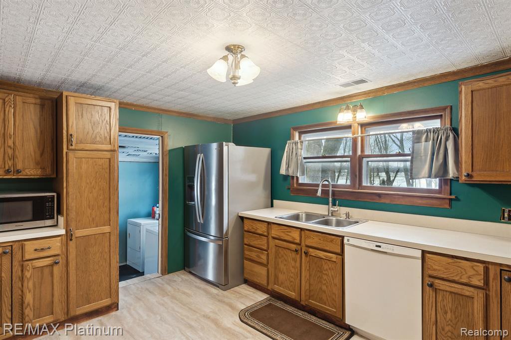 7366 W ALLEN Road, Fowlerville, MI 48836 — Photo 11