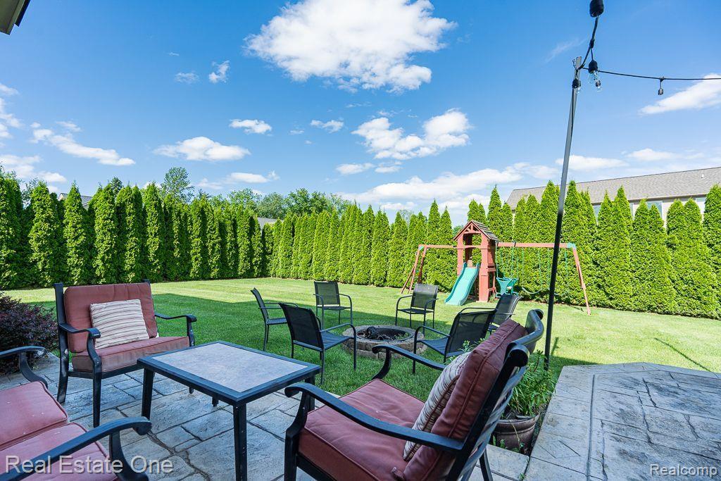 985 Monterey Lane, Rochester Hills, MI 48307 — Photo 12