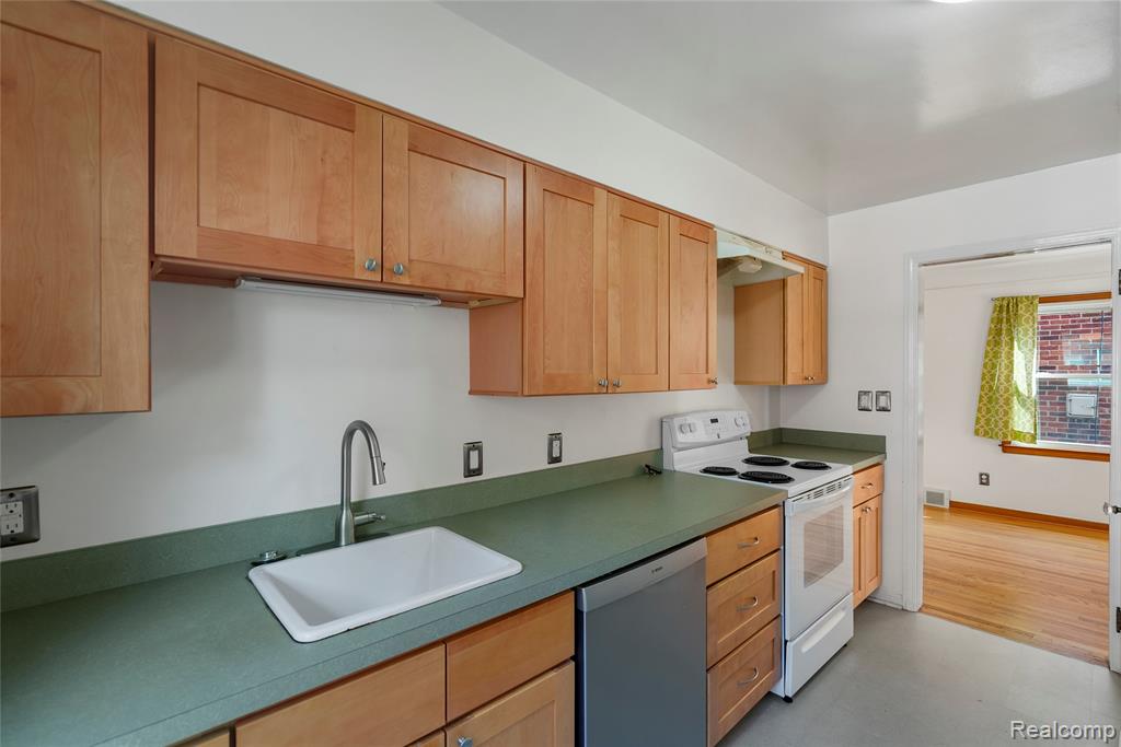 920 N Denwood Street, Dearborn, MI 48128 — Photo 12