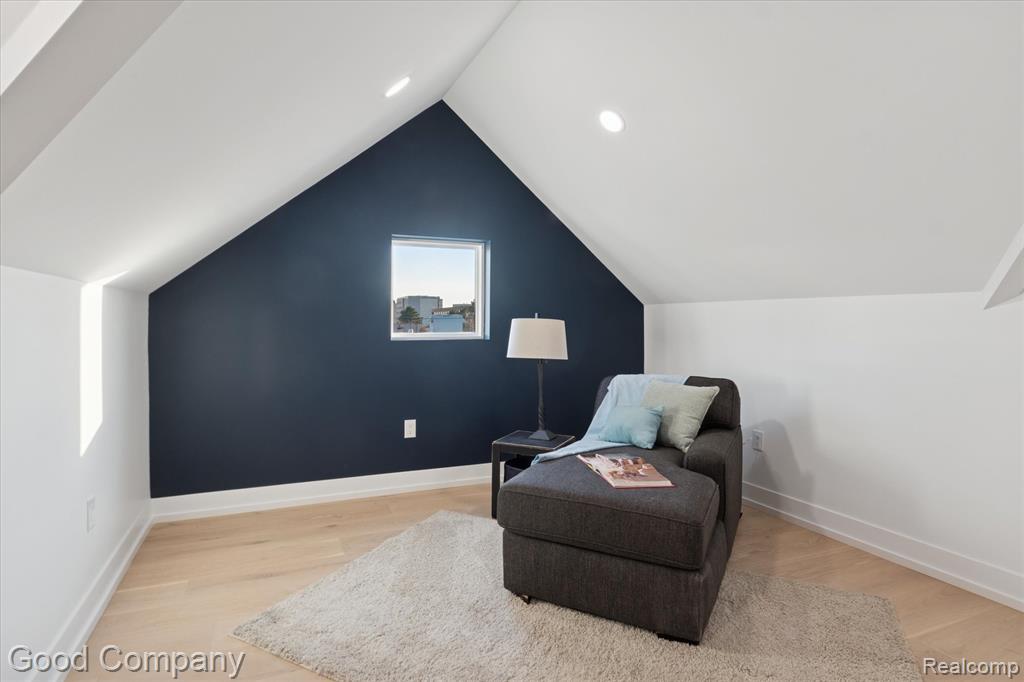 125 N Washington Ave Avenue, Royal Oak, MI, 48067