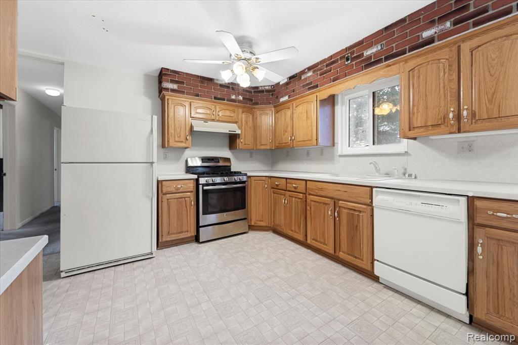 5033 Robinwood Street, Monroe, MI 48161 — Photo 7