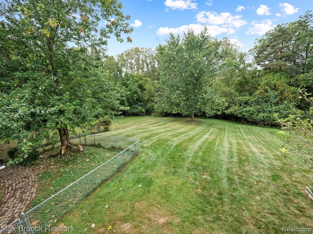 6570 CASTLE Drive, Bloomfield Hills, MI 48301 — Photo 26