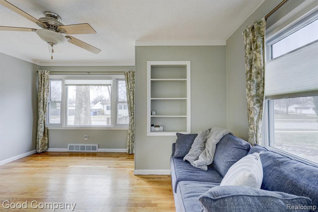 29329 Tawas Street, Madison Heights, MI 48071 — Photo 6