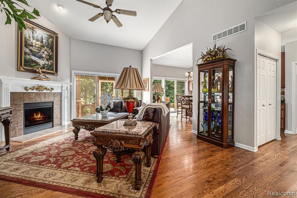 6439 Cohoctah Road, Fenton, MI 48430 — Photo 5