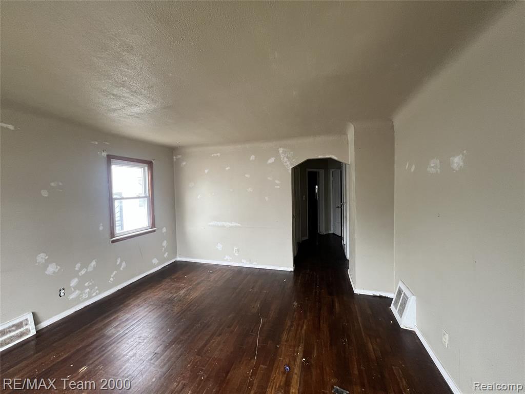 6760 Evergreen Avenue, Detroit, MI 48228 — Photo 8