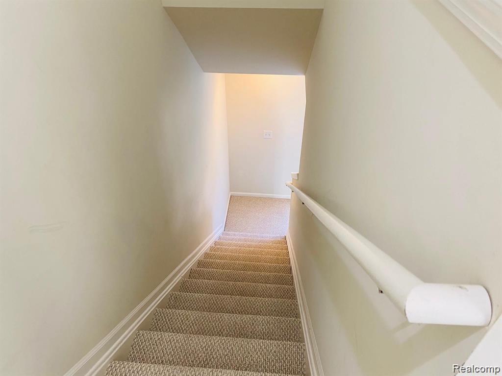 44563 Gwinnett Loop, Novi, MI — Photo 11