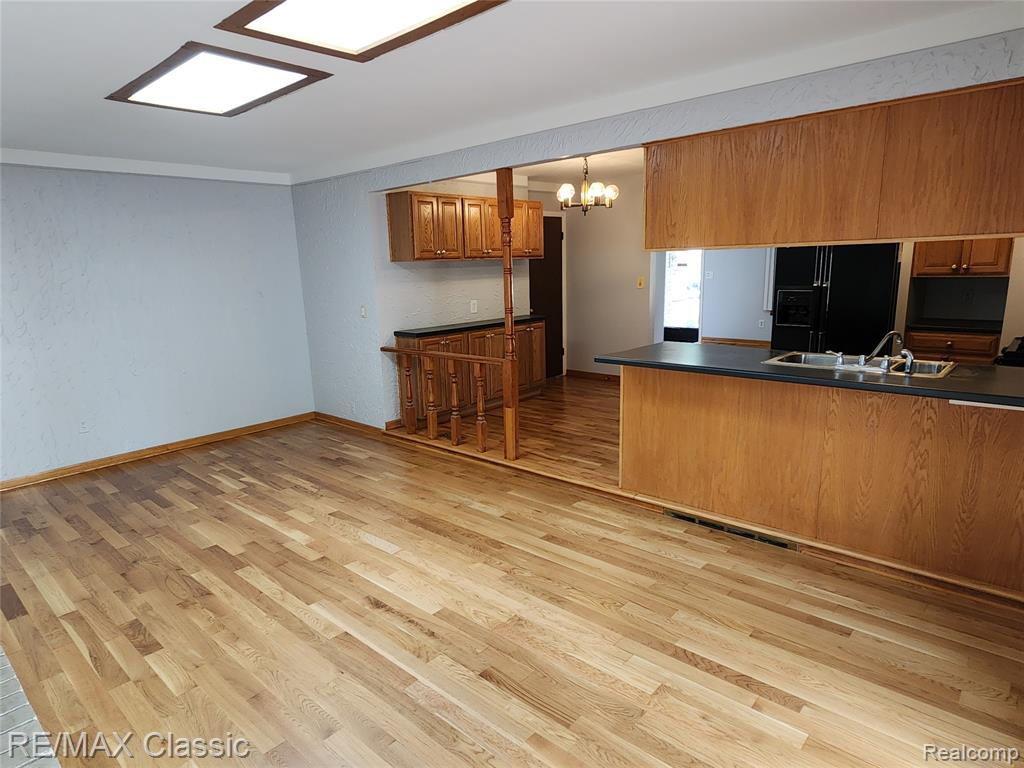 46128 Sterritt Street, Utica, MI 48317 — Photo 6
