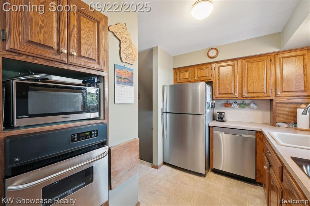 8700 Ringwood Drive, Commerce Twp, MI 48382 — Photo 12