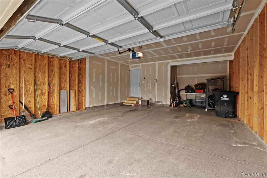 8242 BERWICK Drive, Westland, MI — Photo 38