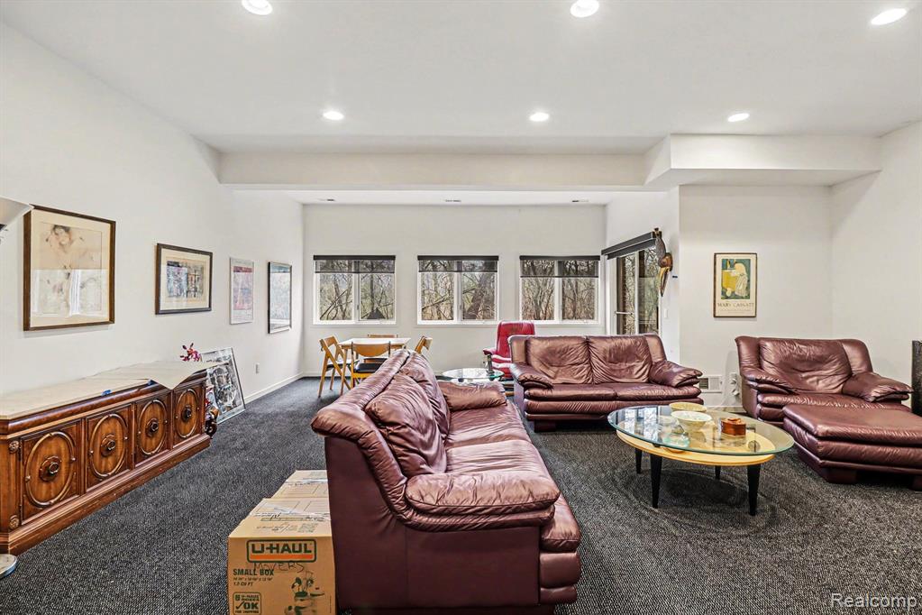 6426 Country Shire Lane, West Bloomfield, MI 48323 — Photo 43
