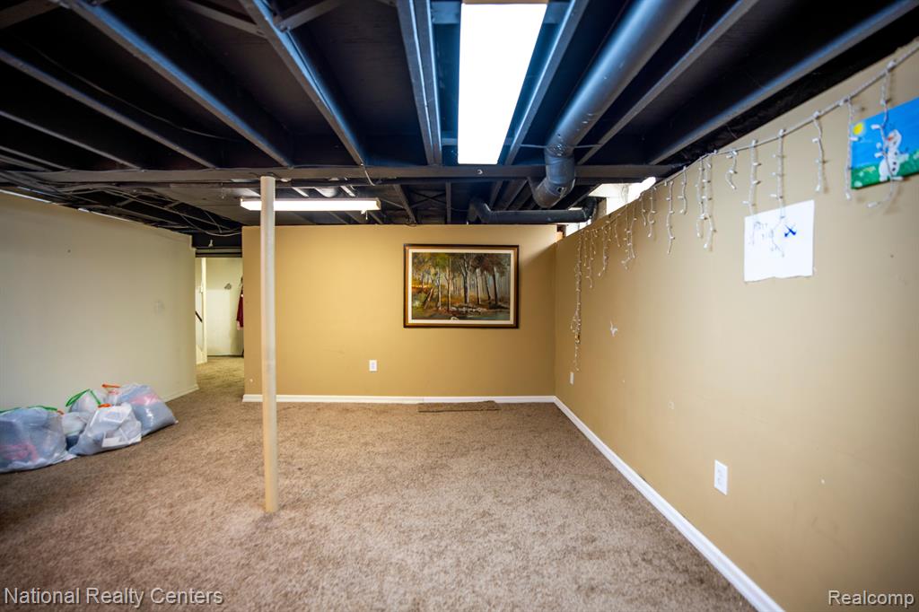 42438 SOMERSET Court, Canton, MI 48187 — Photo 21