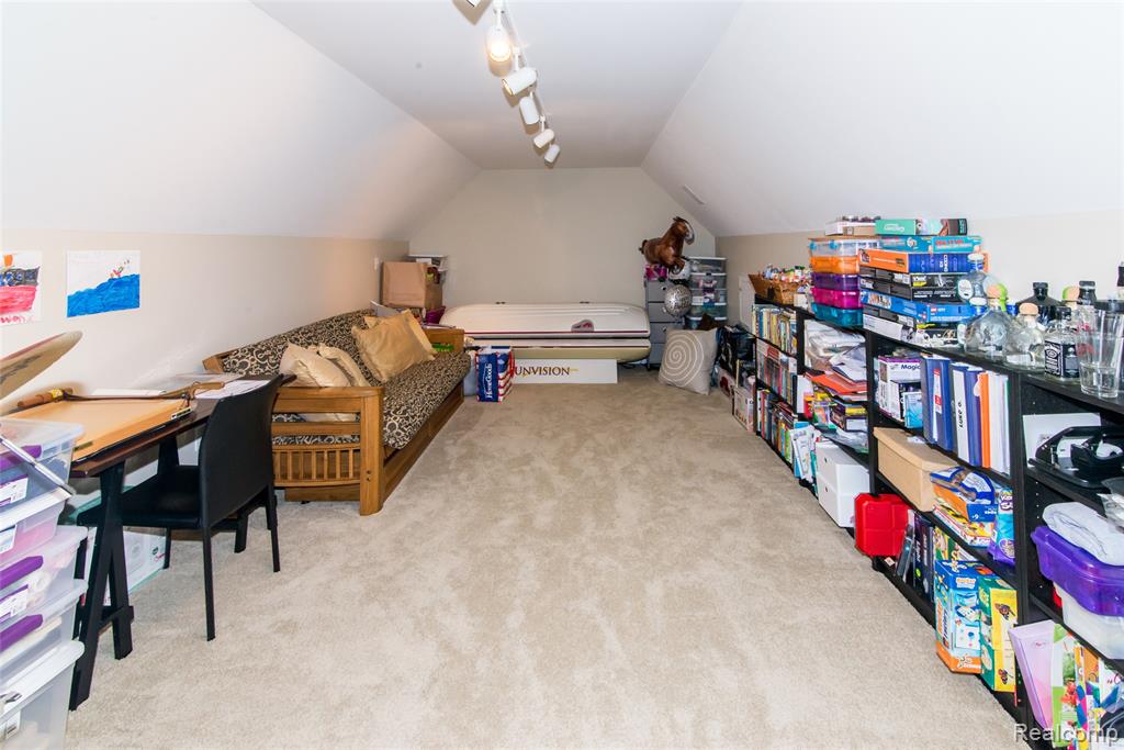 3166 W Beach Lake Drive, Milford, MI, 48380