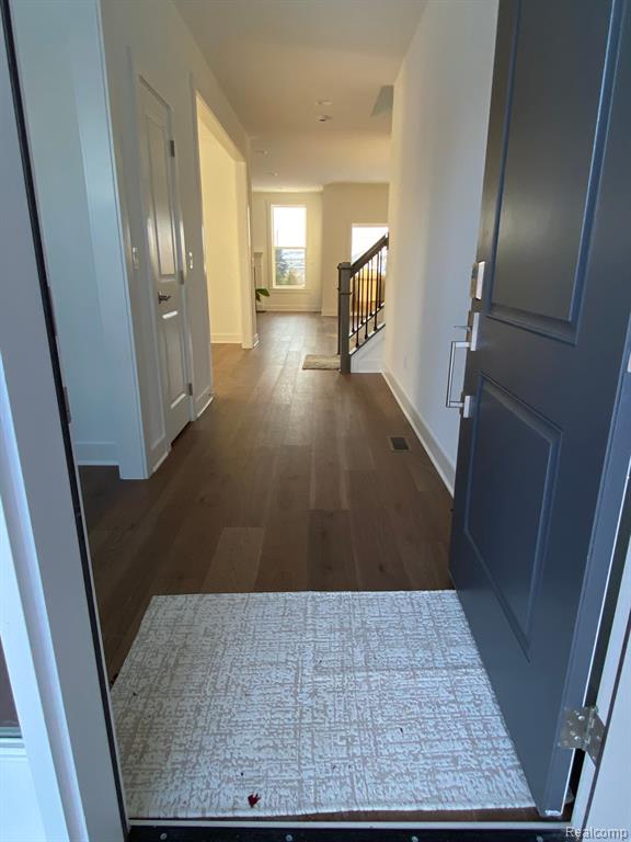 5564 HOBART, West Bloomfield, MI — Photo 4