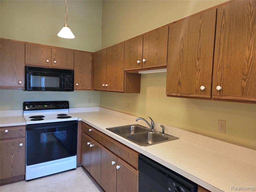 62310 Arlington Circle, 4, South Lyon, MI 48178 — Photo 3