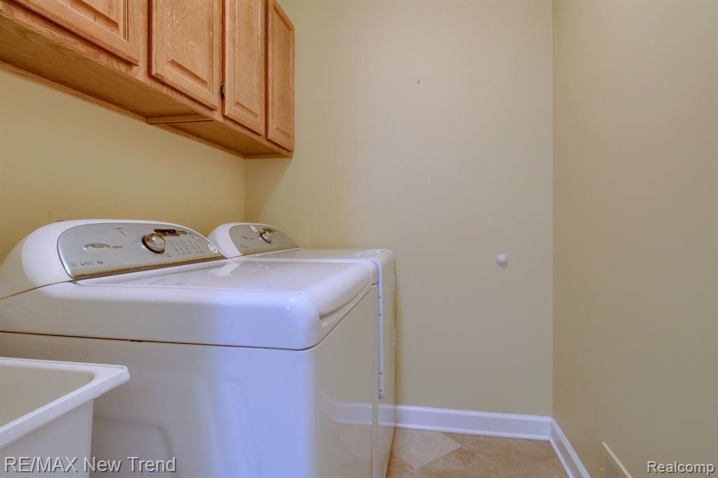 24802 SARAH FLYNN, Novi, MI — Photo 19