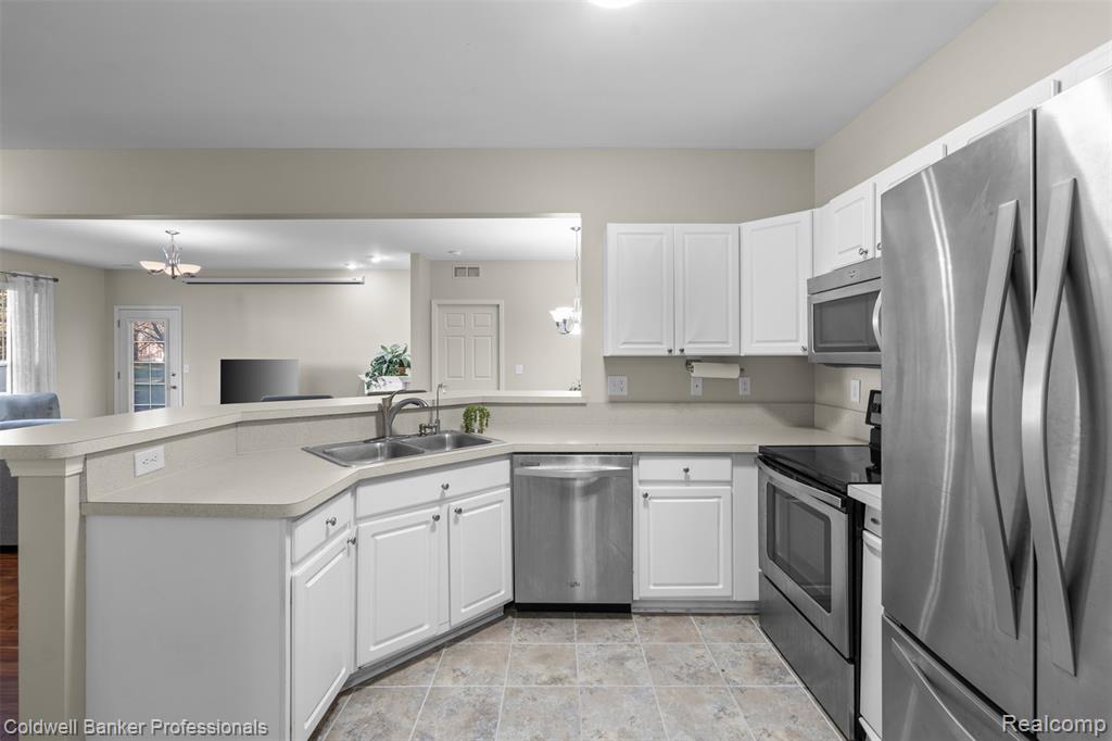 21105 Chesapeake Circle, 243, Walled Lake, MI 48390 — Photo 14