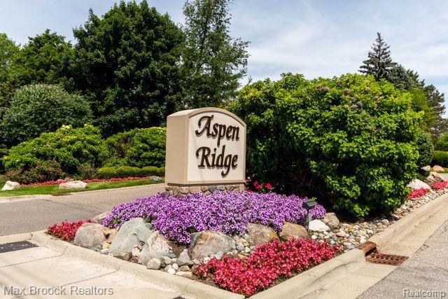 6337 N ASPEN RIDGE Boulevard, West Bloomfield, MI — Photo 3