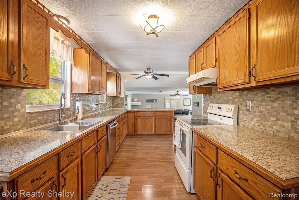 9486 MIRAMICHI Drive, Evart, MI 49631 — Photo 8