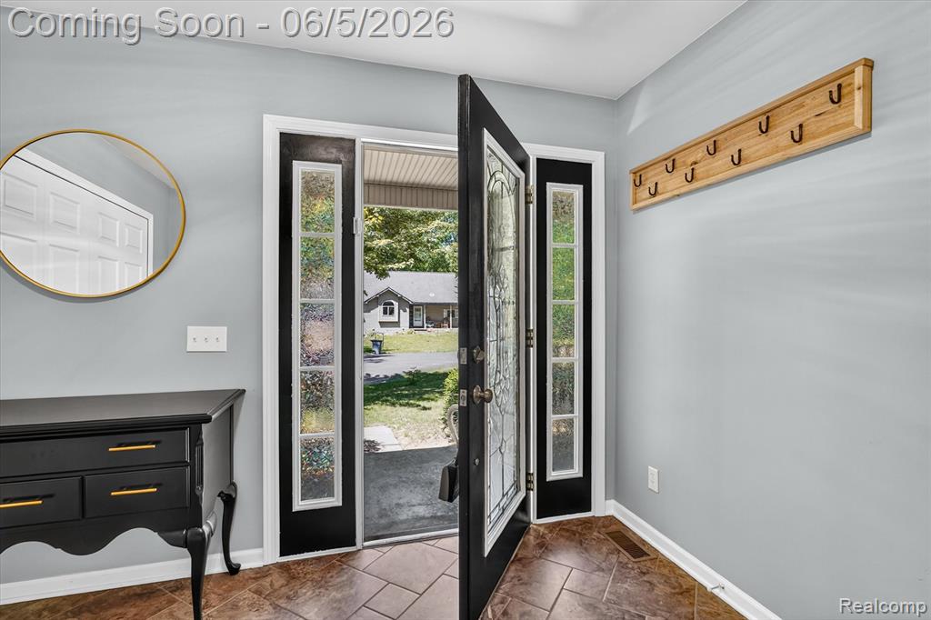 15129 Locust Grove Drive, Byron, MI 48418 — Photo 3