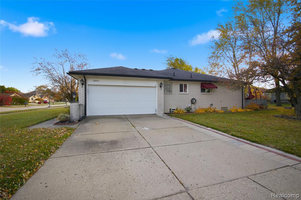 40645 Heatherlea Court, Clinton Twp, MI 48038 — Photo 4