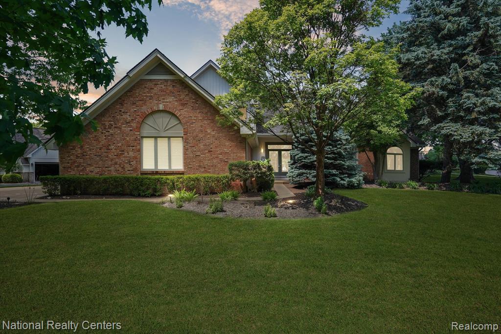 9326 Park Lane, Commerce Twp, MI 48382 — Photo 36