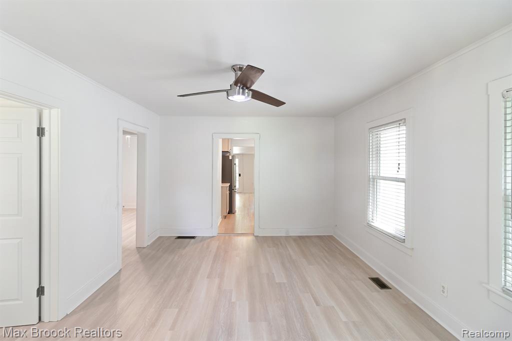 63 Maplefield Road, Pleasant Ridge, MI — Photo 12