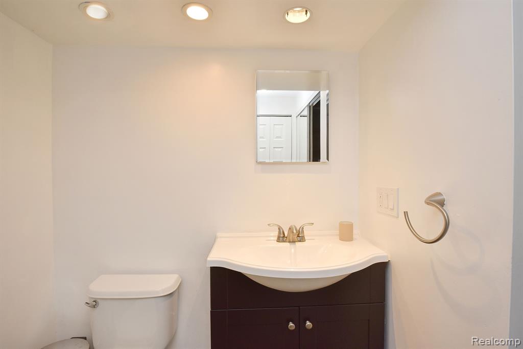 1709 BRENTWOOD Drive, 288, Troy, MI 48098 — Photo 21