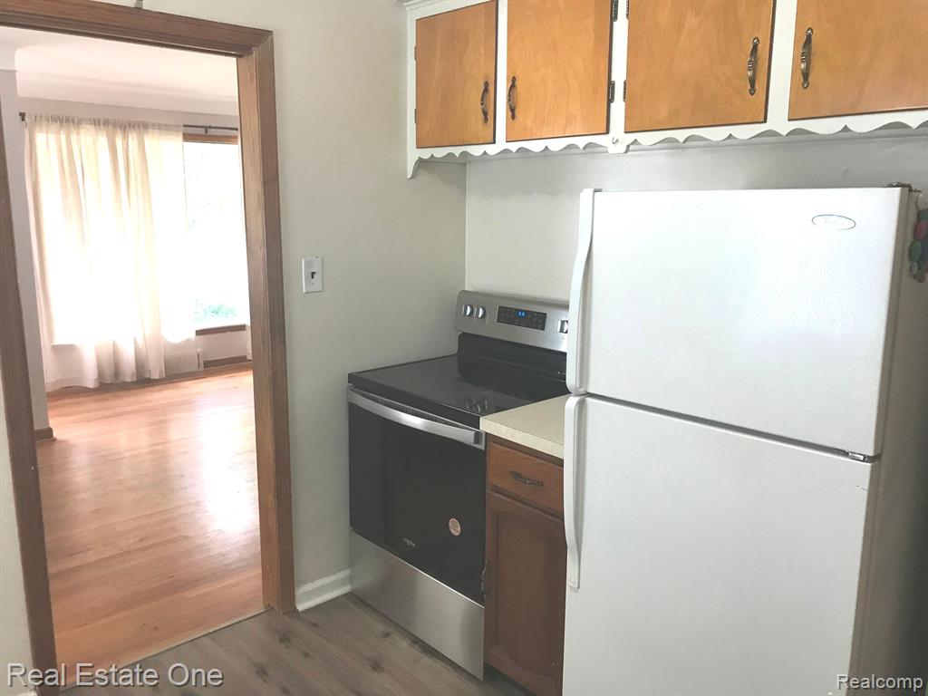 706 SYMES Avenue, Royal Oak, MI 48067 — Photo 6