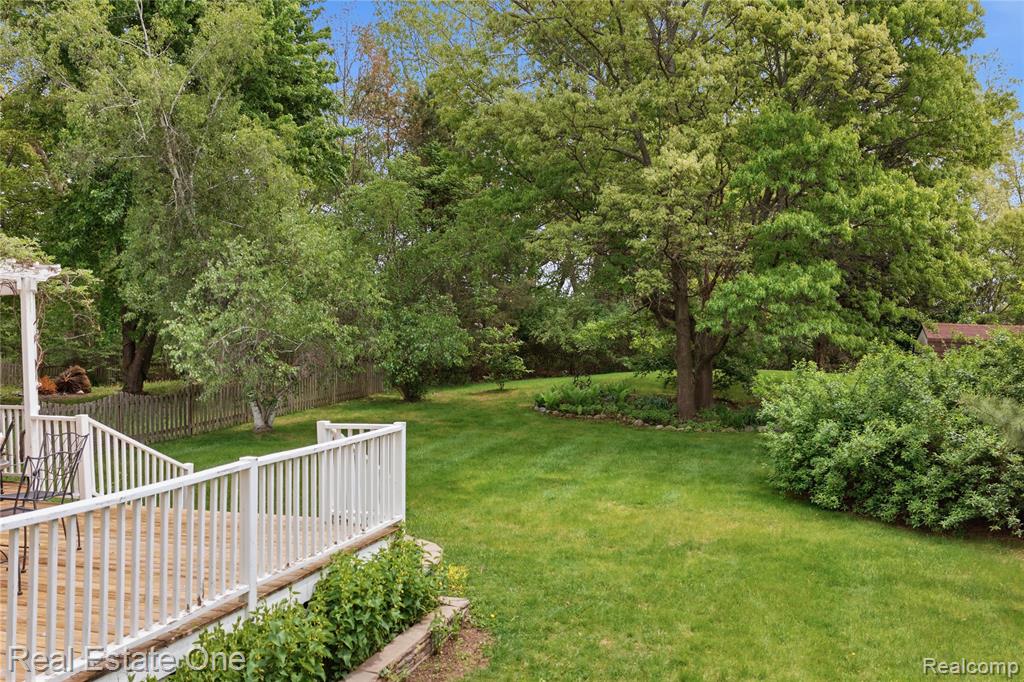 415 Ventnor Commons, Howell, MI 48843 — Photo 29