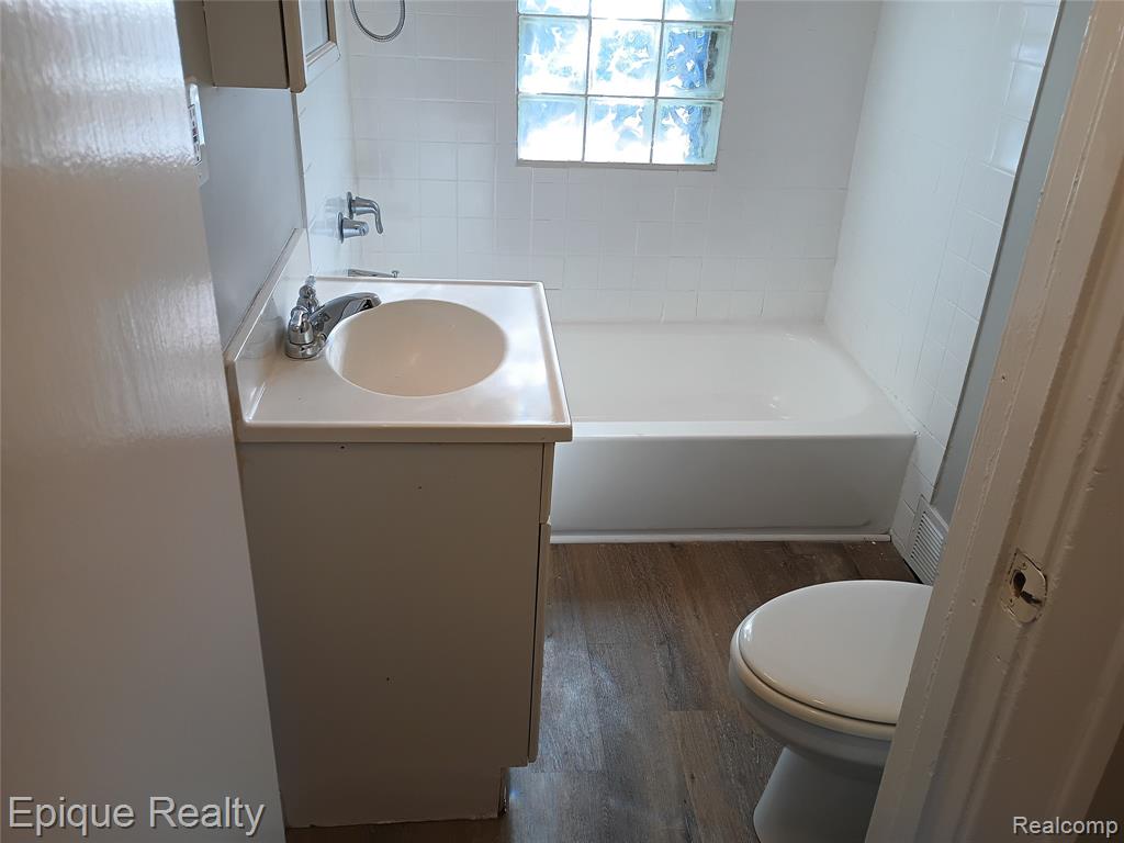 949 Boston Avenue, Waterford, MI 48328 — Photo 14
