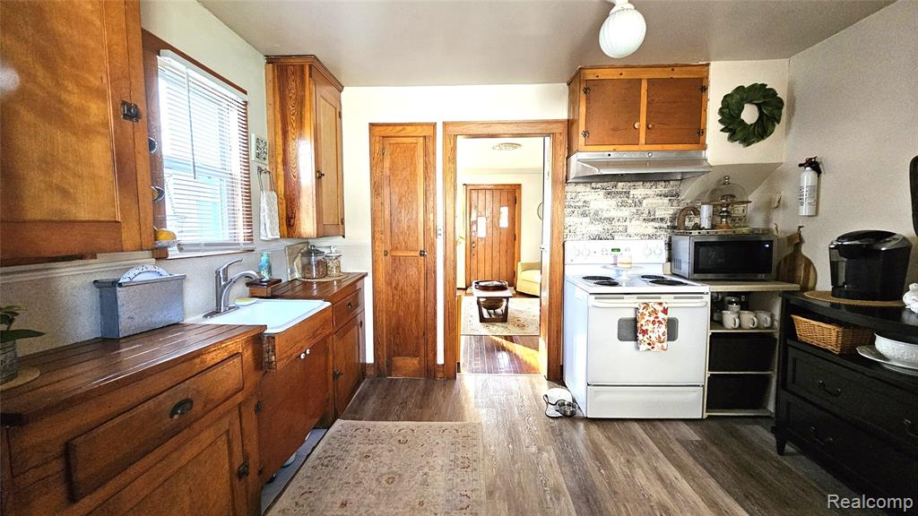 9550 Portage Lake Avenue, Pinckney, MI 48169 — Photo 8
