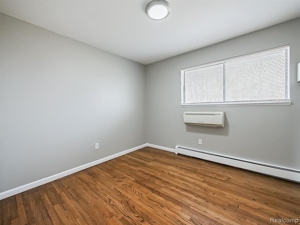 178 Summit View Court, White Lake, MI — Photo 12