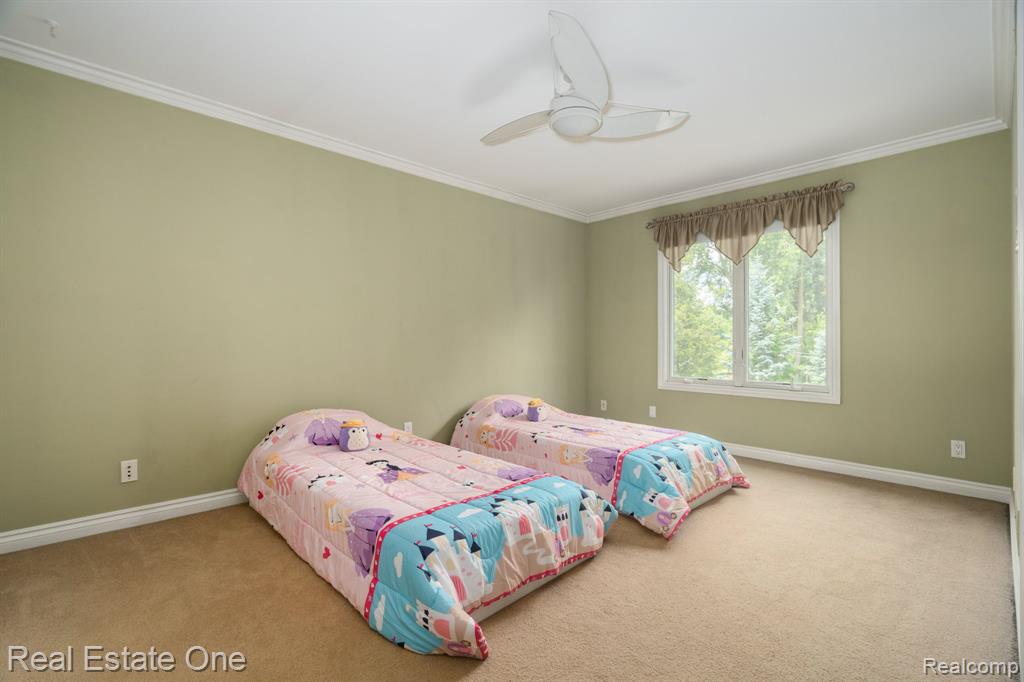 6120 EVANSWOOD Road, Troy, MI, 48085