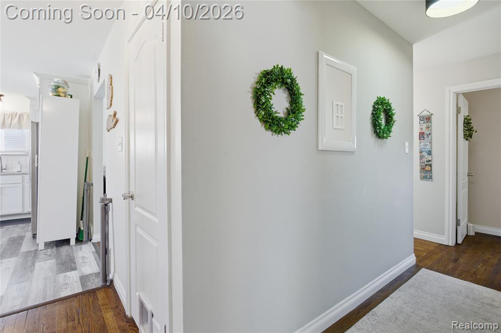 30725 Whittier Avenue, Madison Heights, MI 48071 — Photo 18