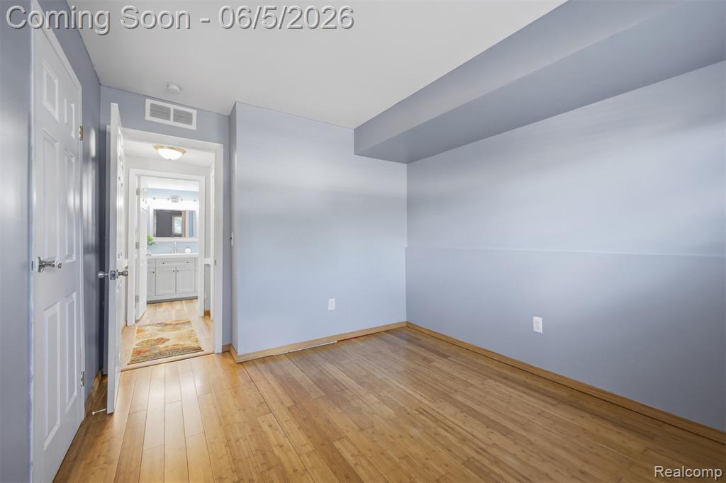 40435 Oak Tree, Novi, MI — Photo 31