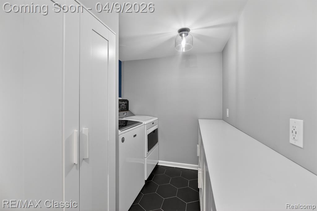 1877 Hopkins Drive, Wixom, MI 48393 — Photo 12