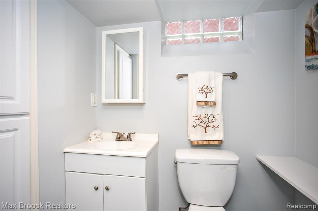 26725 Humber Street, Huntington Woods, MI — Photo 44