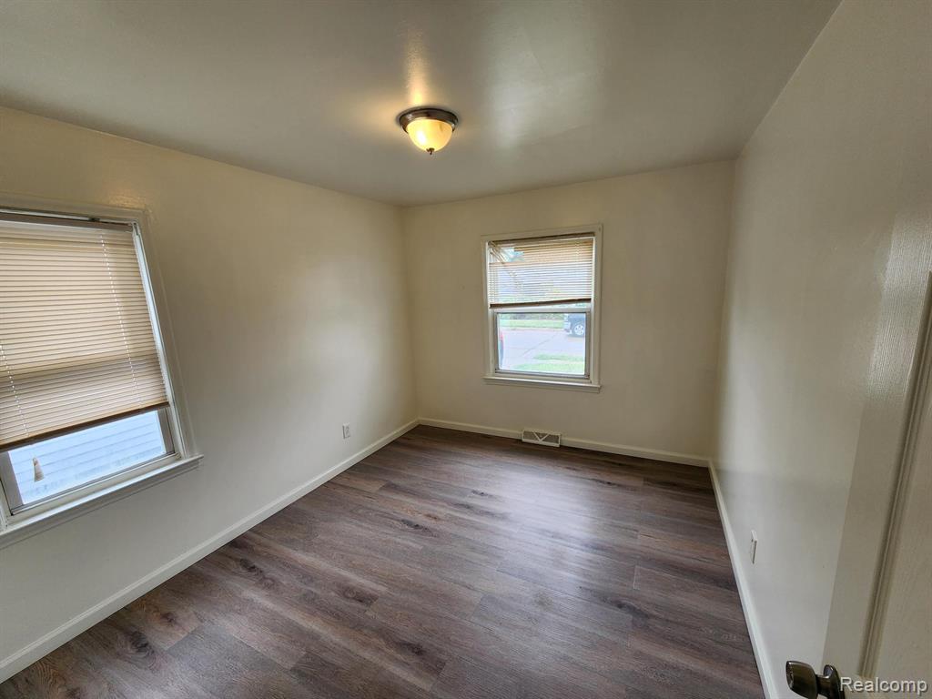 7052 Republic Avenue, Warren, MI 48091 — Photo 5