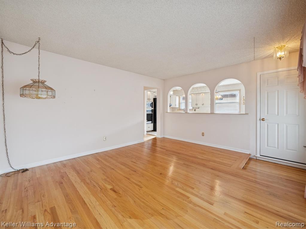 6450 Fenton Street, Dearborn Heights, MI 48127 — Photo 6