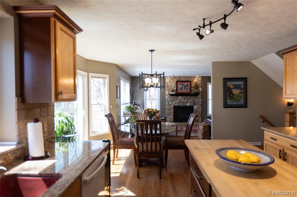 7988 Hillside Lakes Drive, Brighton, MI 48116 — Photo 12
